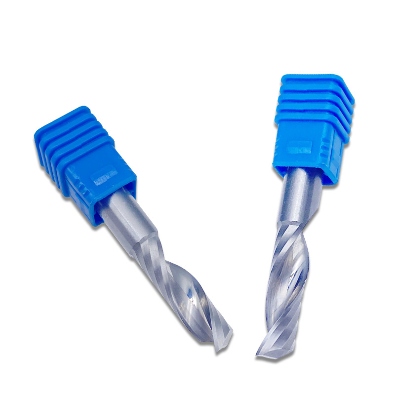 Hvordan vælger man mellem PCD- og MCD-værktøjer?